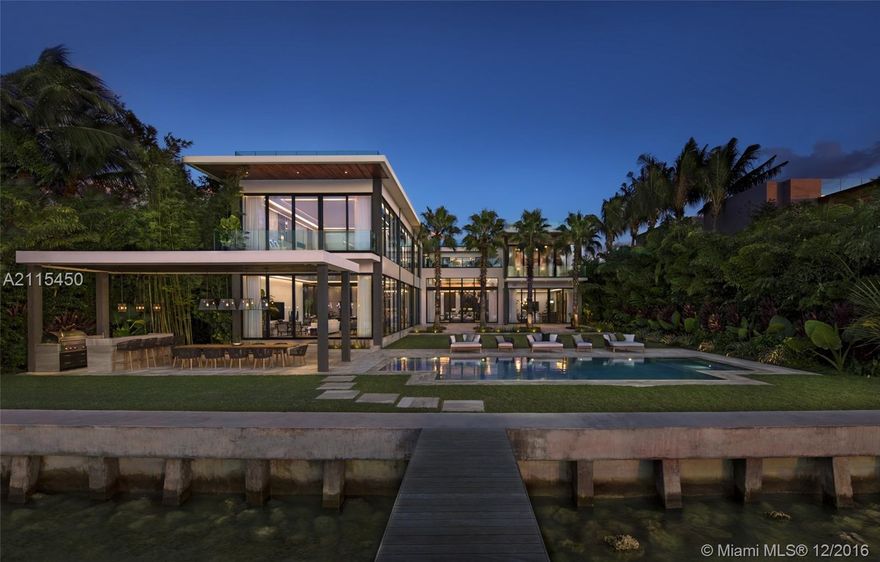 Park Bay House a fascinating contemporary Masterpiece on 100 ft of wide Bayfront. This brand new home offers opulent European-style luxury, exquisite design and advanced technology. The home spans approx. 12,000 SF of interior living w/ 7 BD including a flow-through grand master suite. State of the art amenities: elevator, movie theater, chef's kitchen & more. Enchanting alfresco spaces include 2,000 SF covered outdoor living, 1,600 SF rooftop terrace & exotic gardens w/ elegant pool & water features.