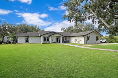 15290 SW 200th St Miami FL 33187