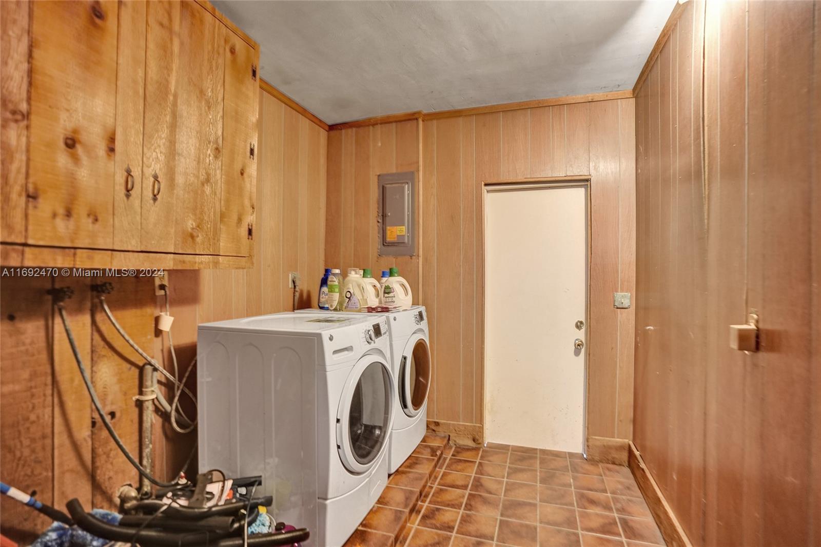 ORIOLE ESTATES SEC 6 - Residential