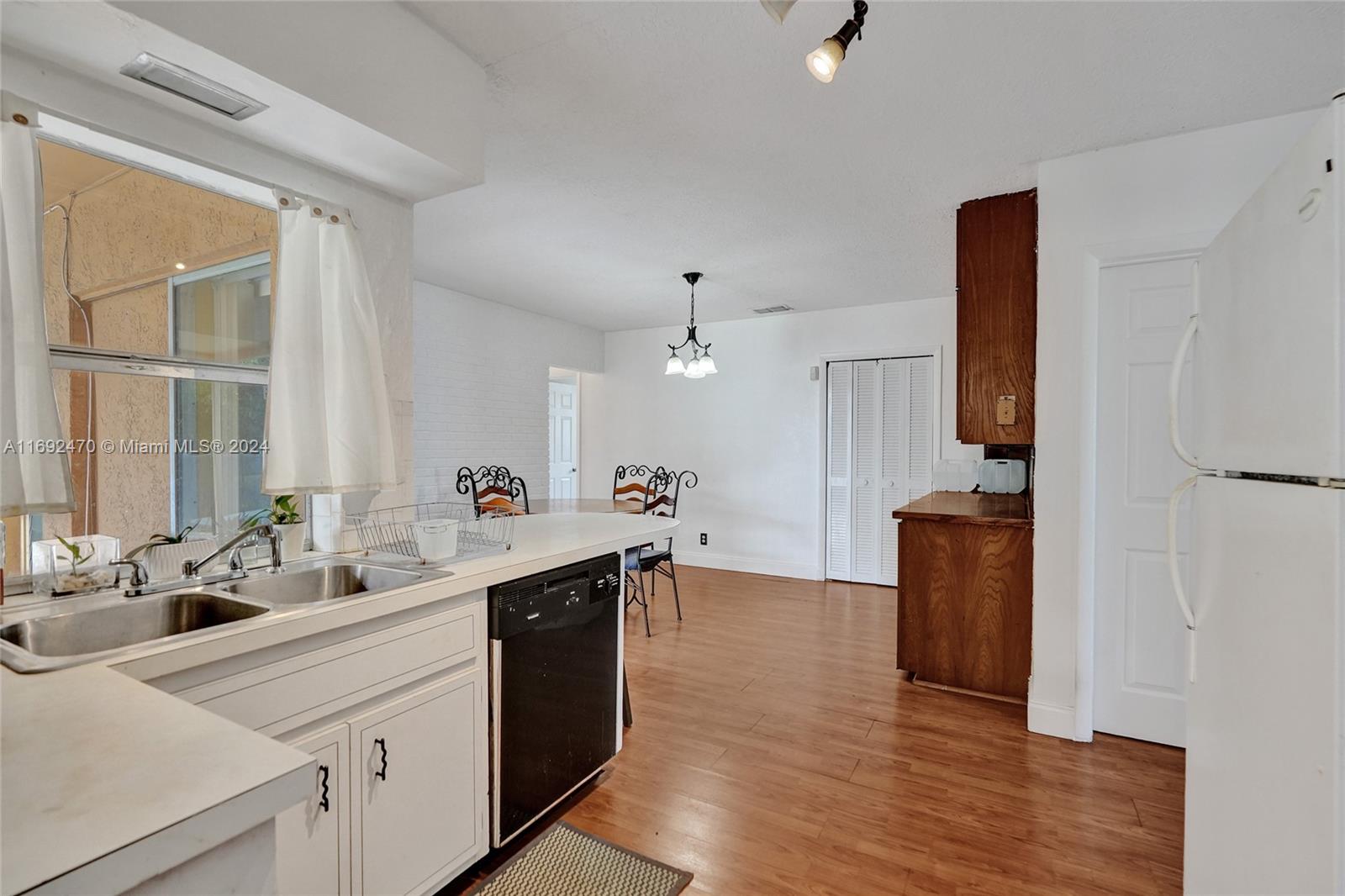ORIOLE ESTATES SEC 6 - Residential
