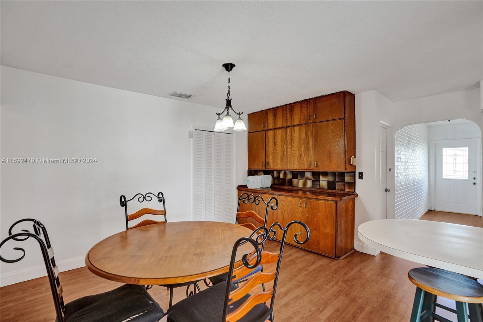 ORIOLE ESTATES SEC 6 - Residential