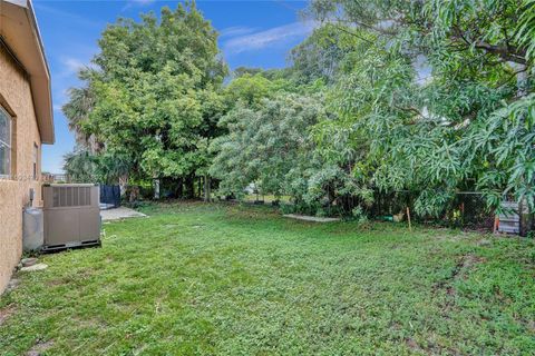 A home in Lauderdale Lakes