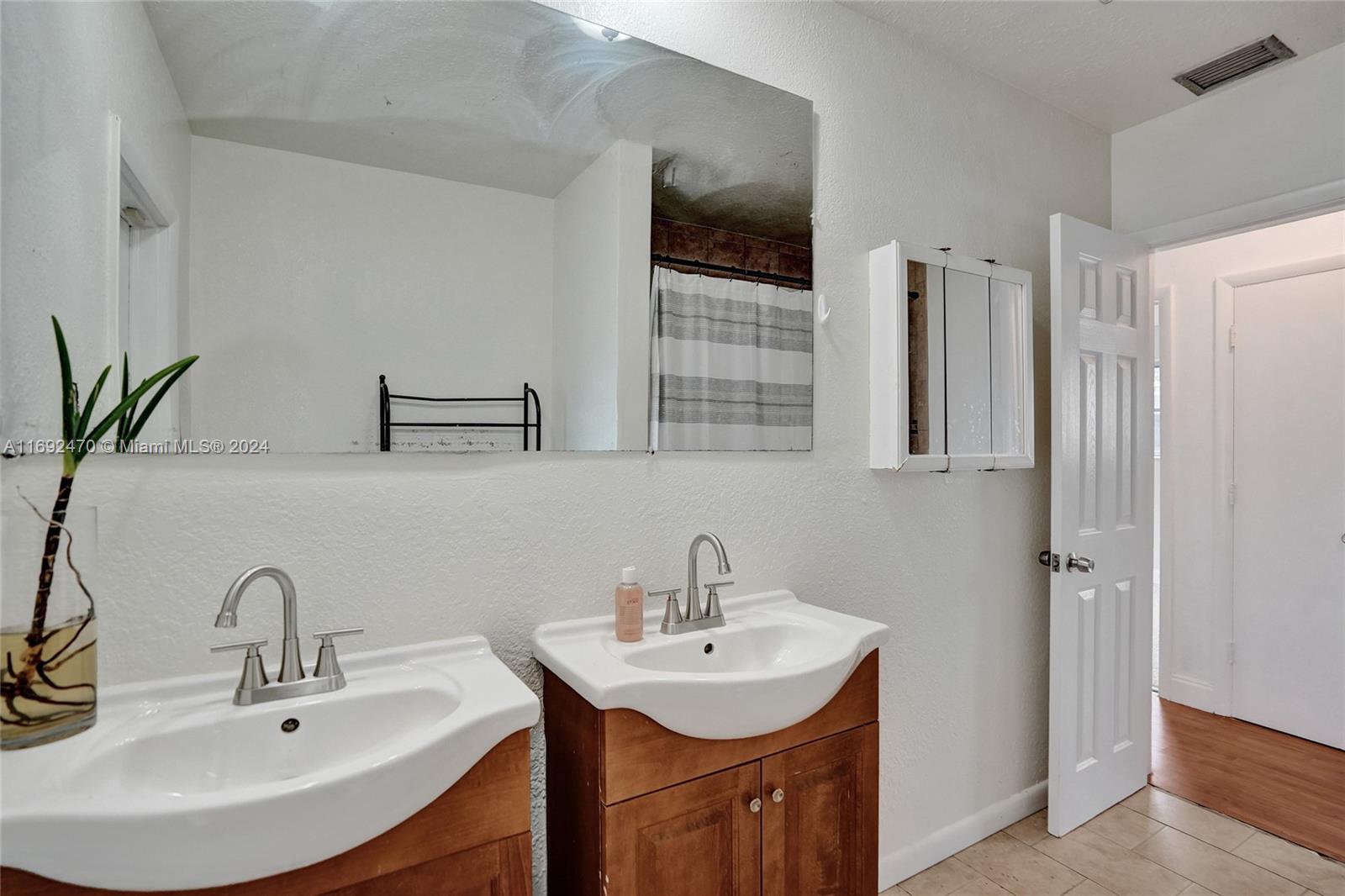 ORIOLE ESTATES SEC 6 - Residential