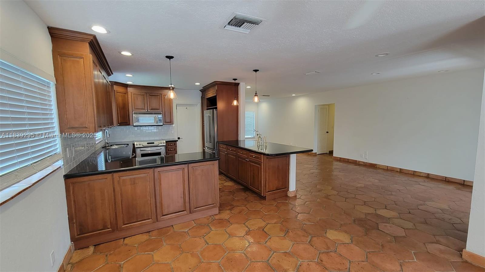 BEULAH HEIGHTS - Residential Lease