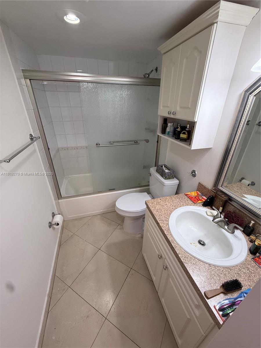 ST ANDREWS COURT CONDO - Residential Lease