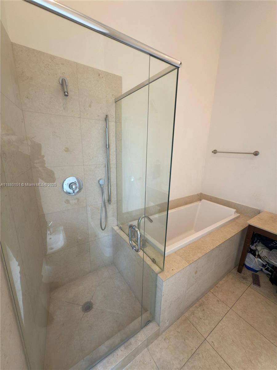 ICONBRICKELL CONDO NO 1 - Residential Lease