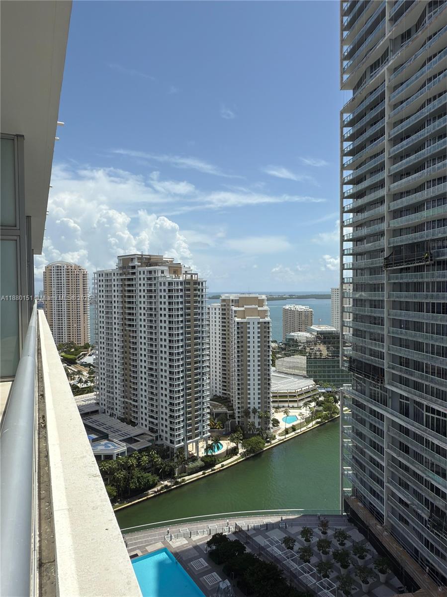 ICONBRICKELL CONDO NO 1 - Residential Lease