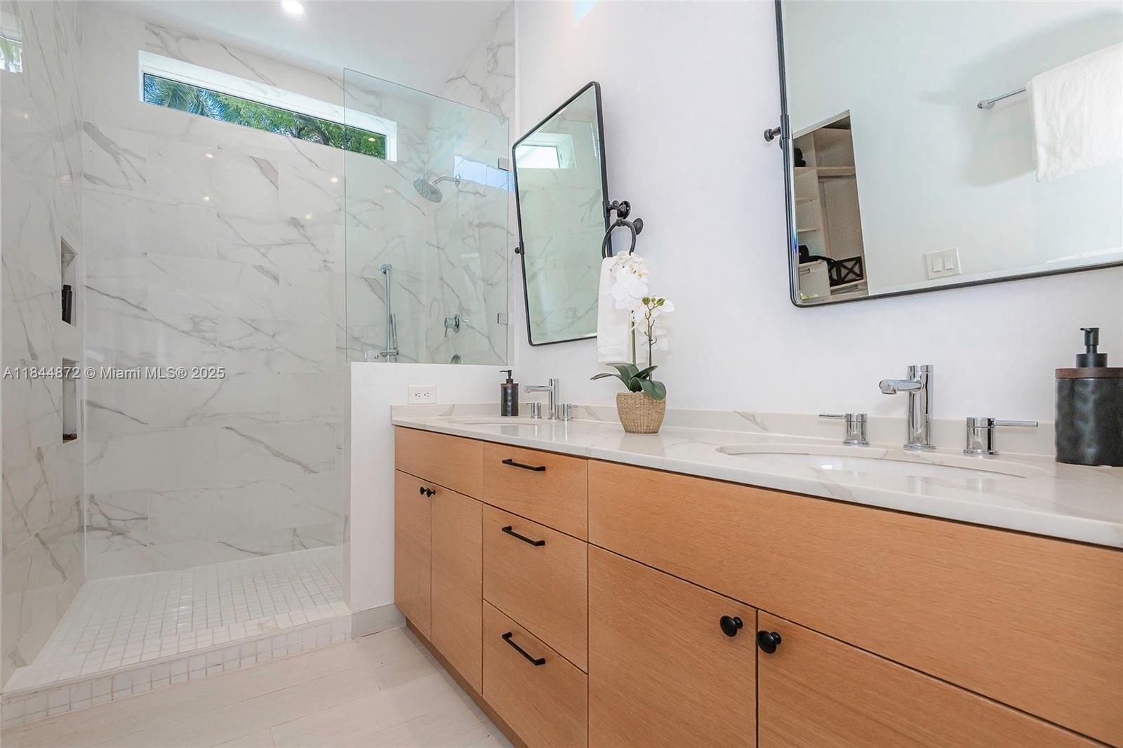 BRICKELL HAMMOCK UNIT NO - Residential