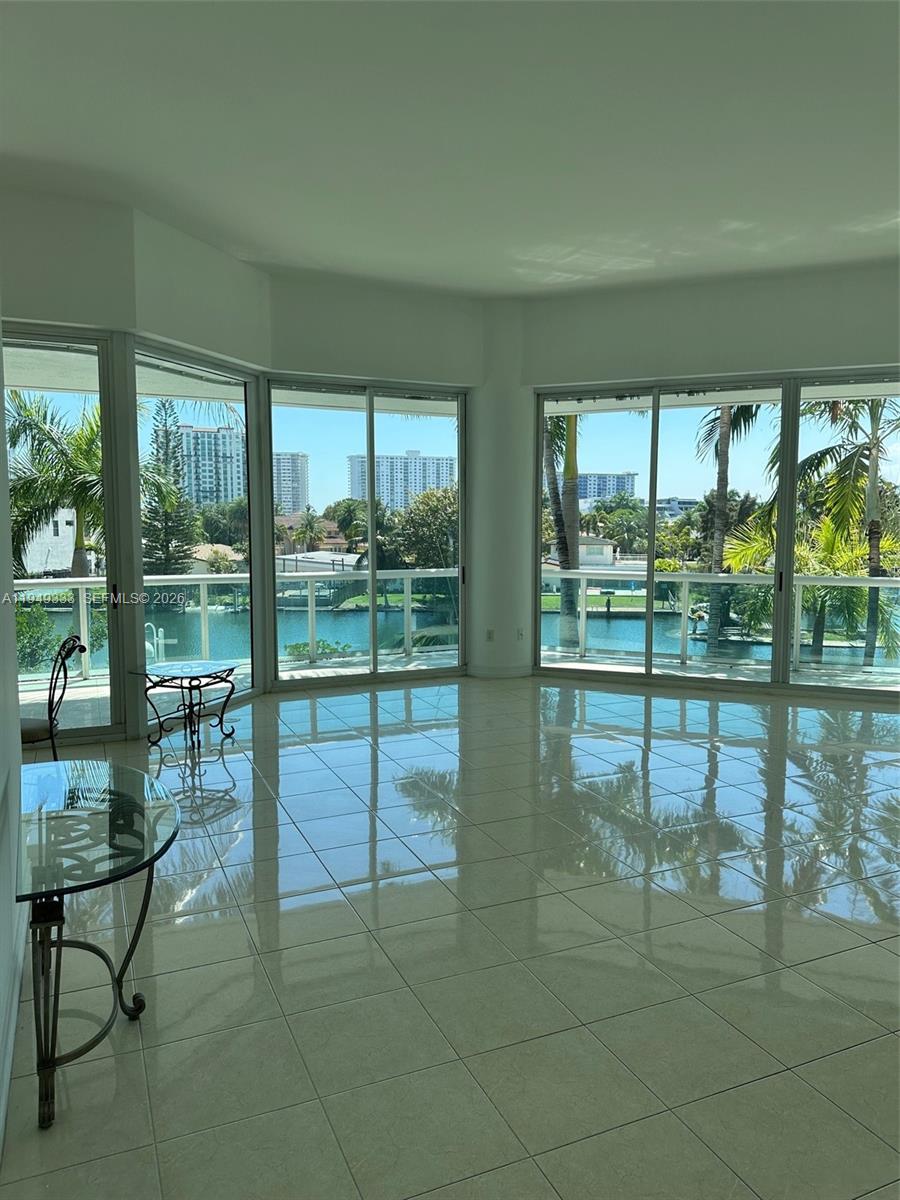 16500 Collins Ave 254