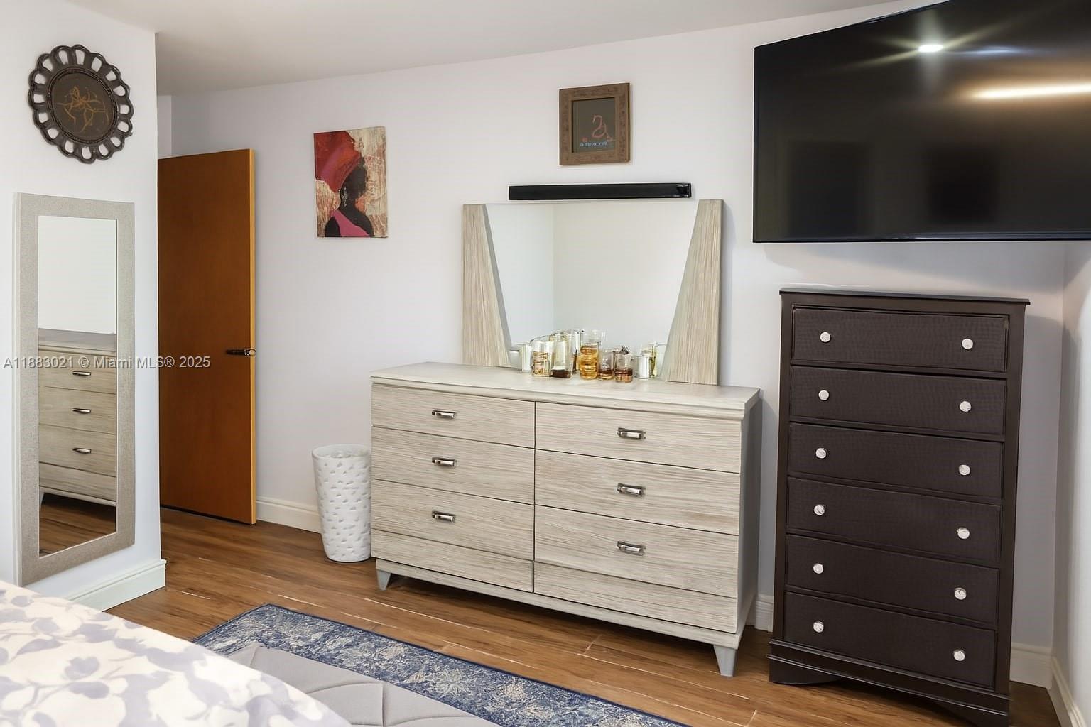 PLAZA ESTATES 3RD SEC - Residential