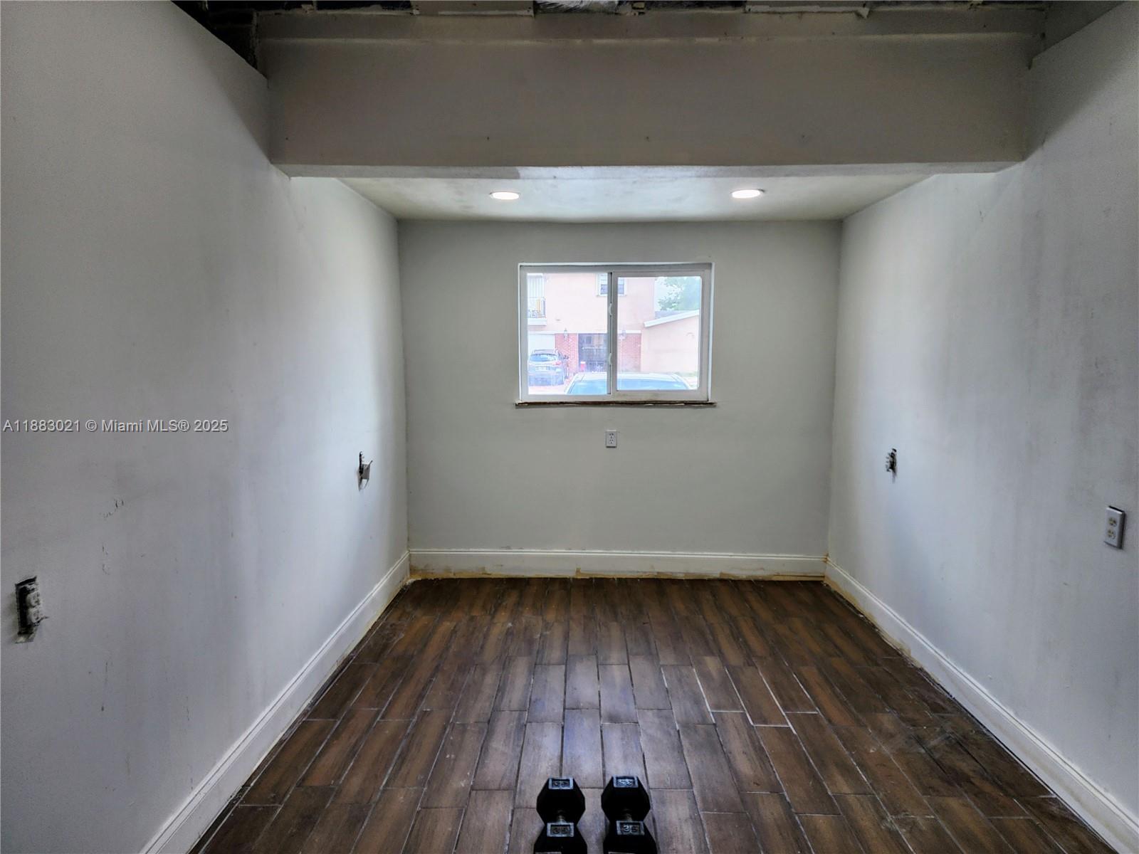 PLAZA ESTATES 3RD SEC - Residential