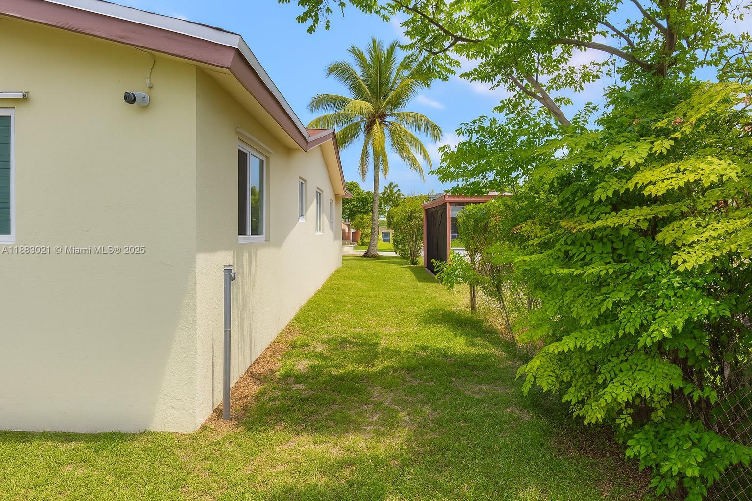 PLAZA ESTATES 3RD SEC - Residential