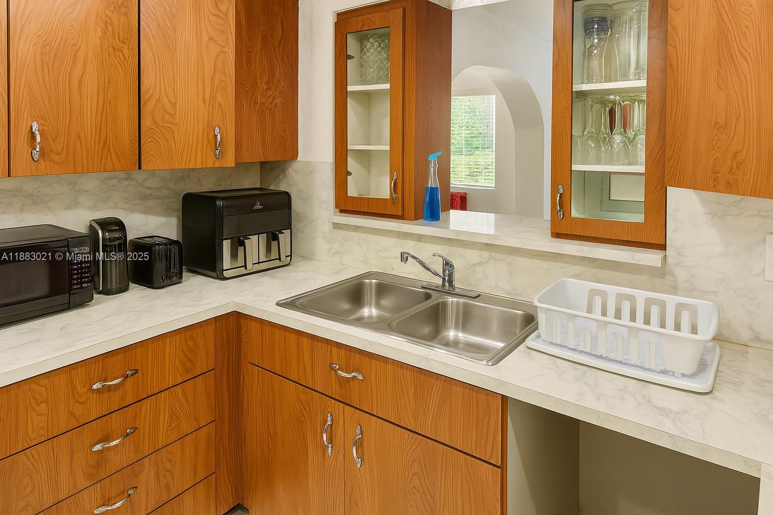 PLAZA ESTATES 3RD SEC - Residential