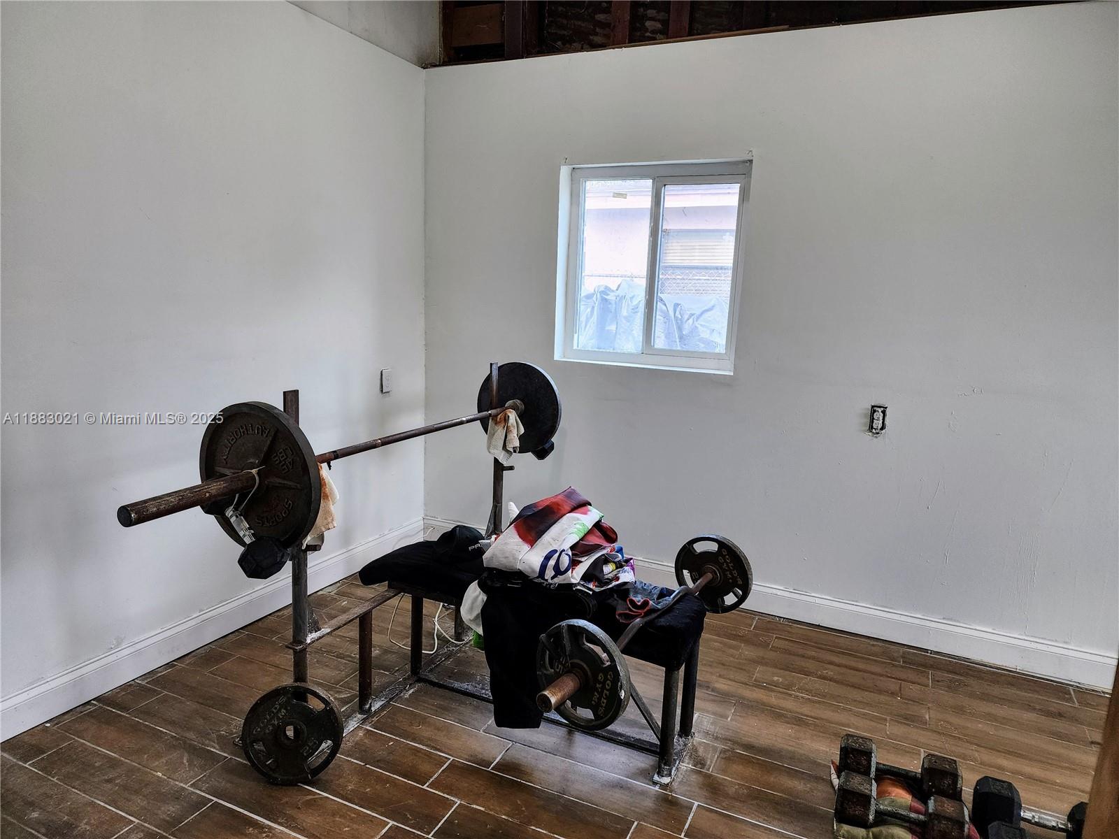 PLAZA ESTATES 3RD SEC - Residential