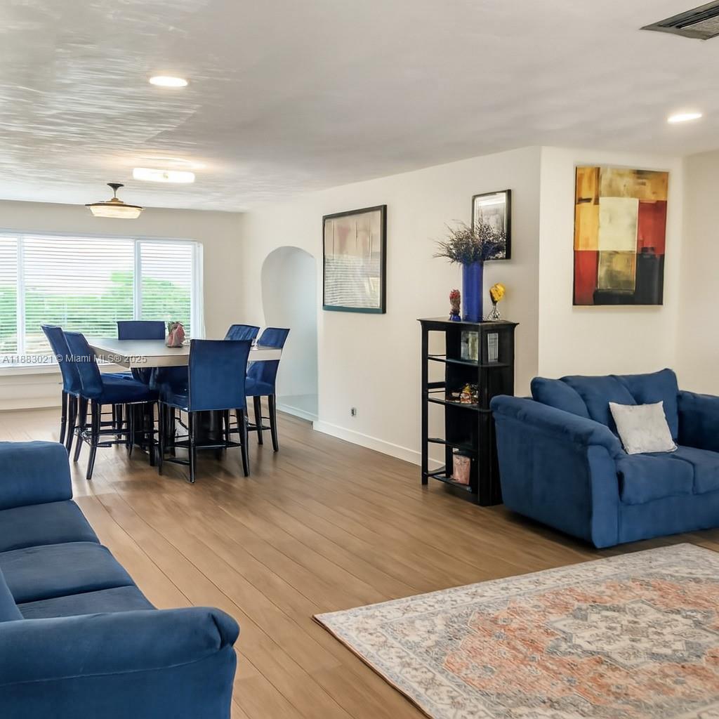 PLAZA ESTATES 3RD SEC - Residential