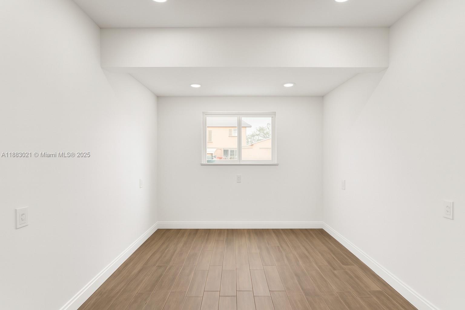 PLAZA ESTATES 3RD SEC - Residential