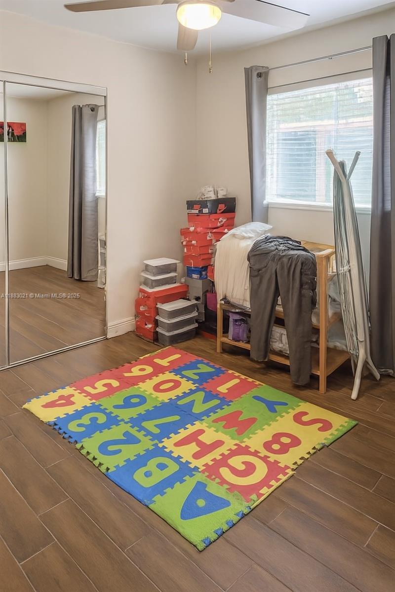 PLAZA ESTATES 3RD SEC - Residential