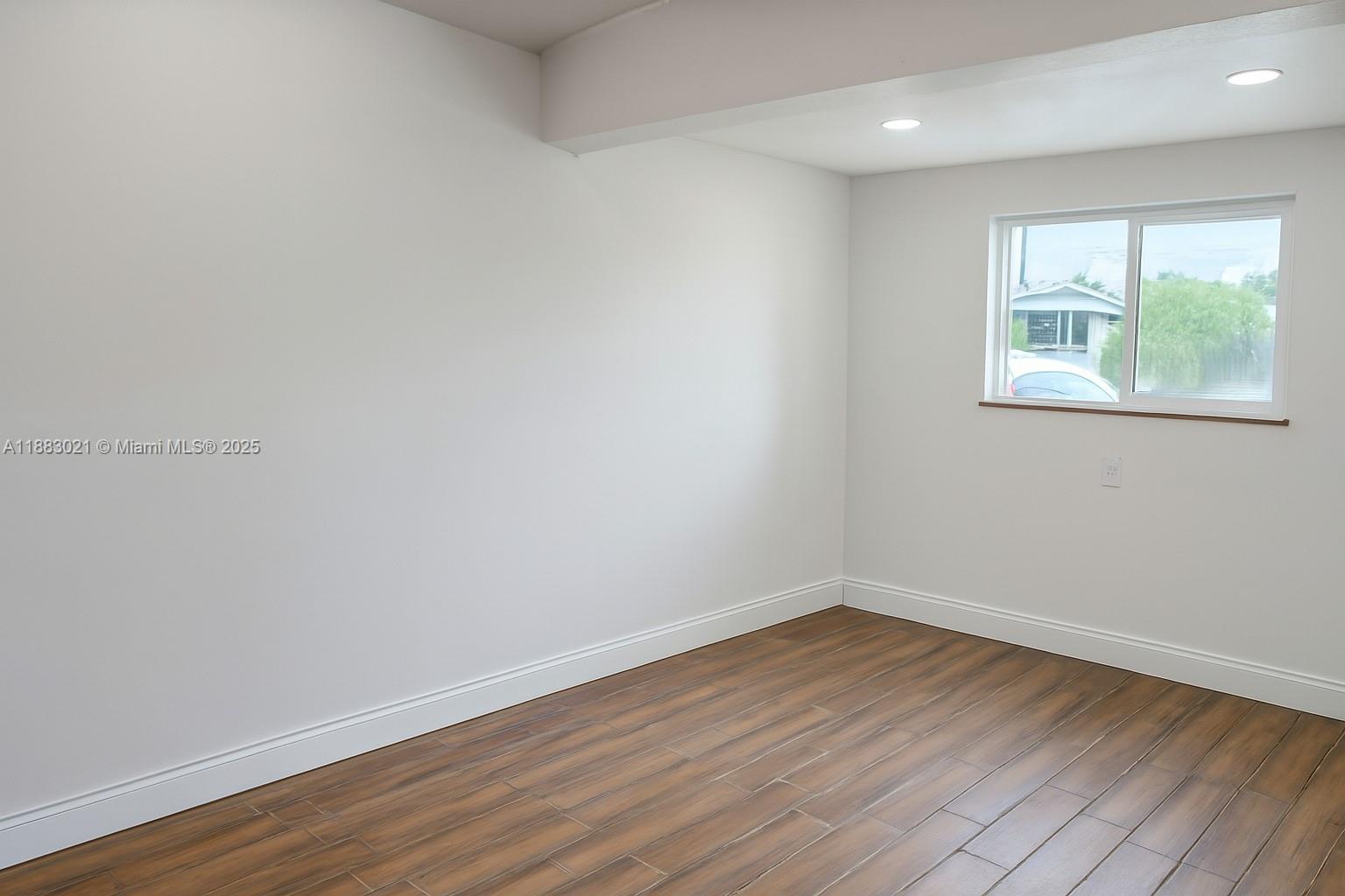 PLAZA ESTATES 3RD SEC - Residential