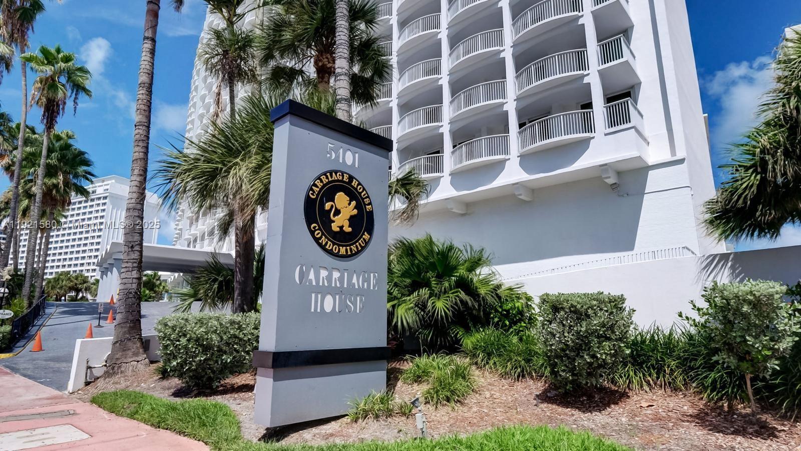 THE CARRIAGE HOUSE CONDO - Residential