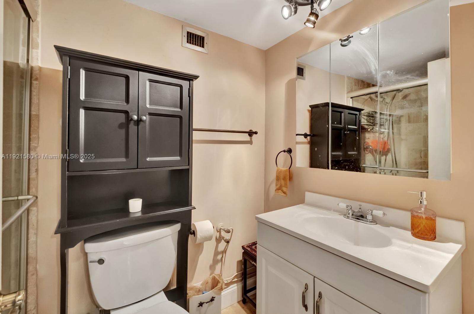 THE CARRIAGE HOUSE CONDO - Residential