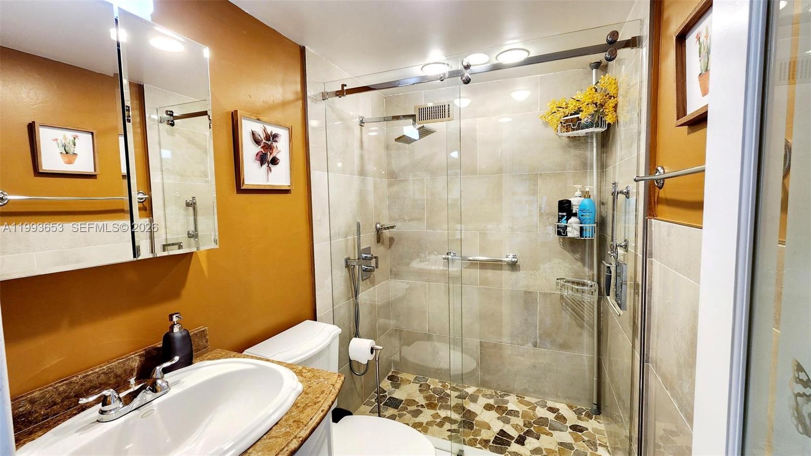 SUNRISE TOWER CONDO - Residential Lease