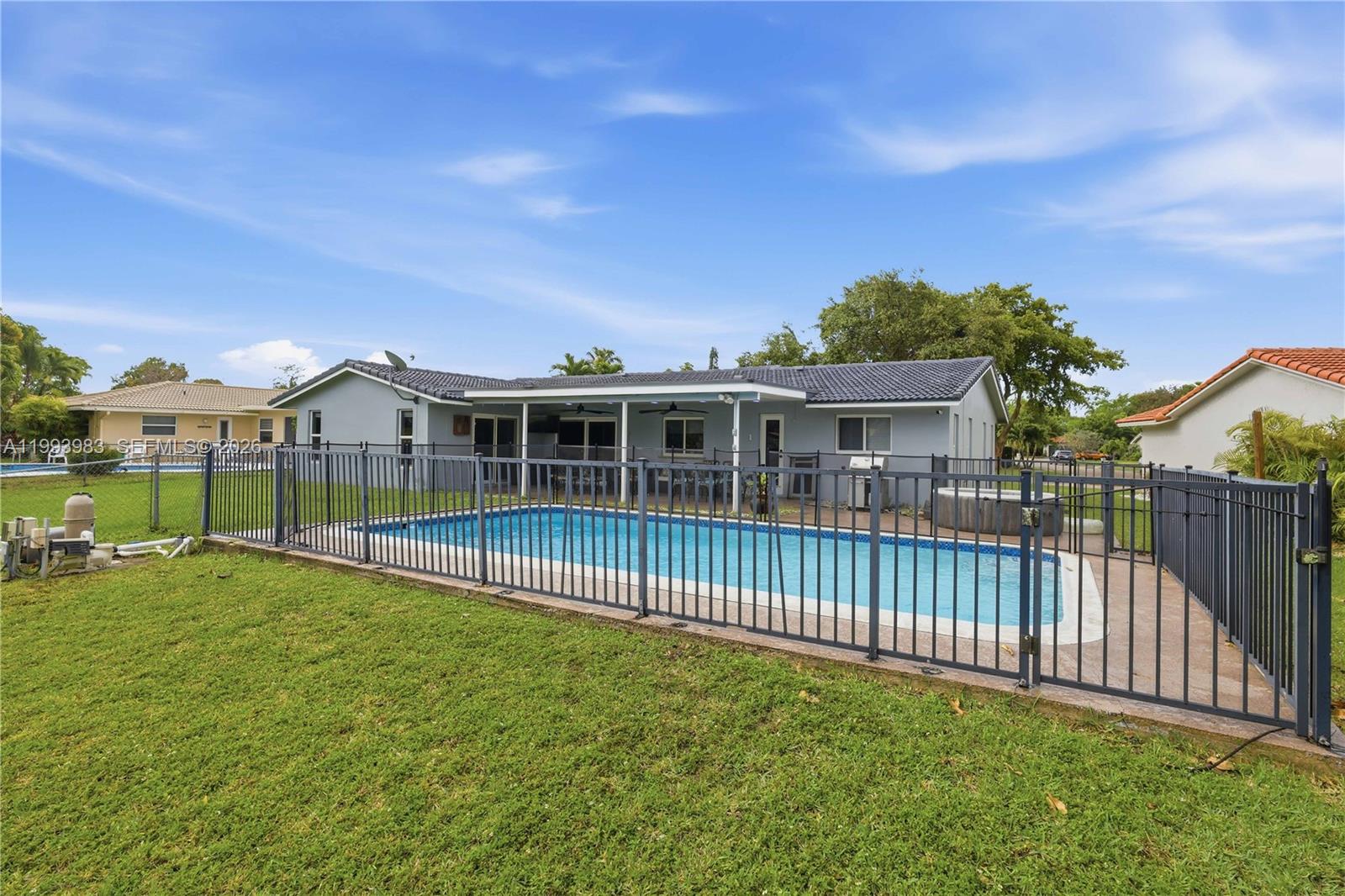 FOREST HILLS SOUTH - Residential