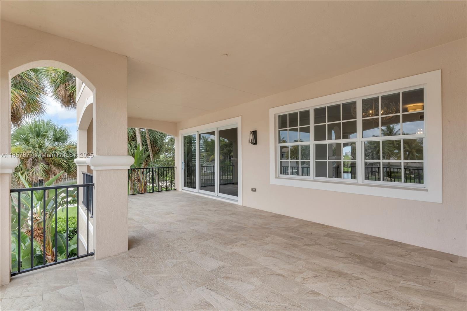 CARRIAGE HOMES AT FRENCHM - Residential