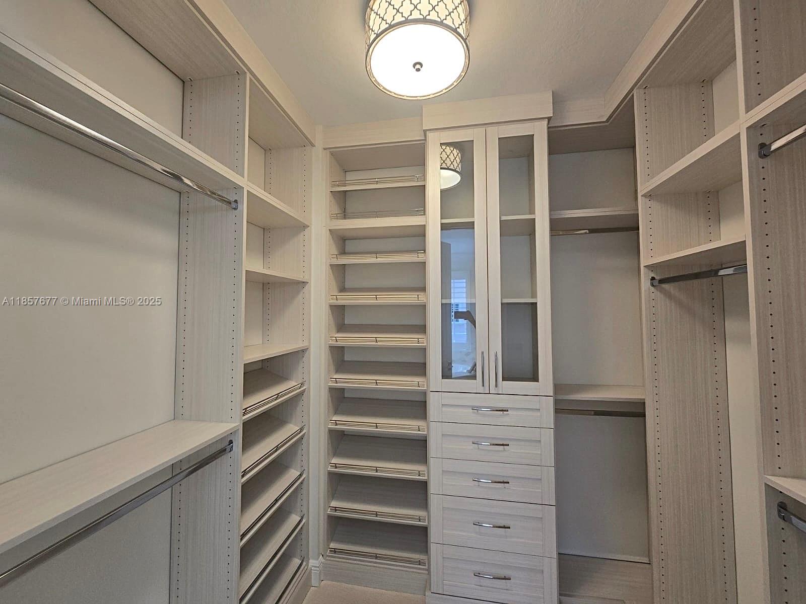 CARRIAGE HOMES AT FRENCHM - Residential