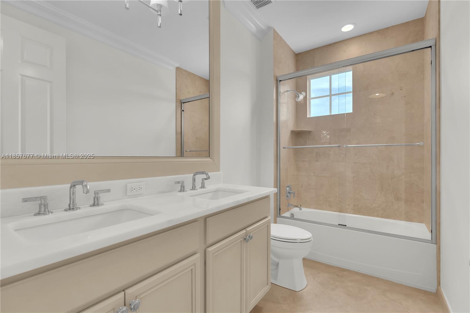 CARRIAGE HOMES AT FRENCHM - Residential