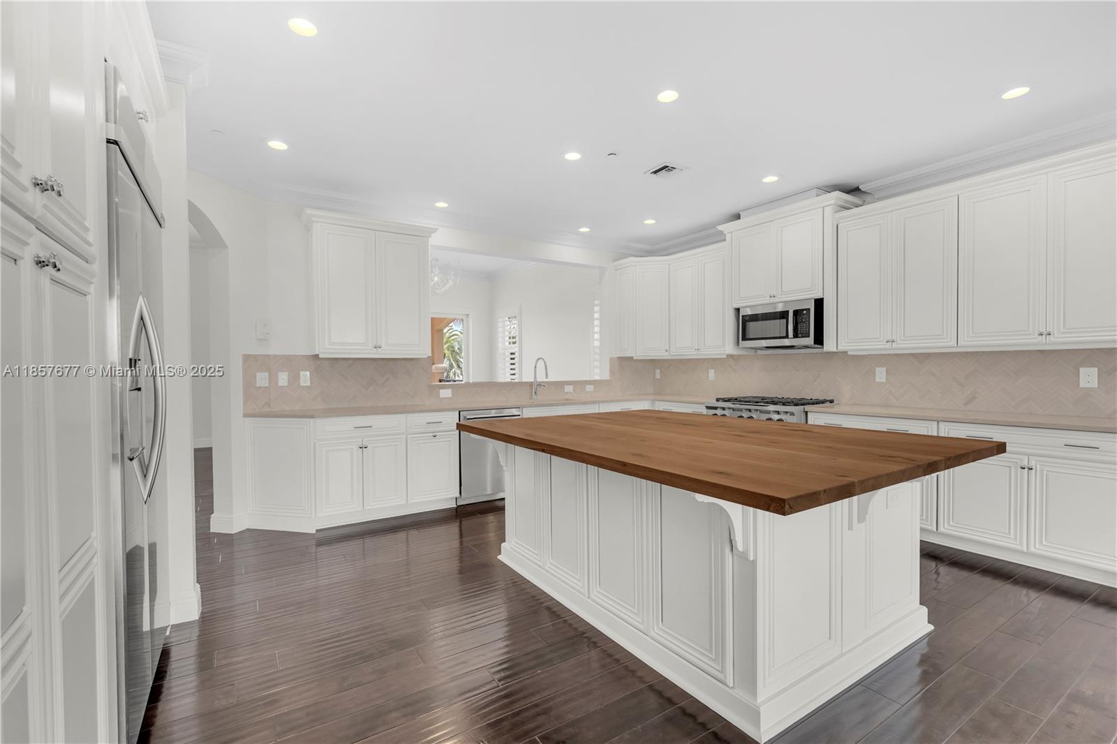 CARRIAGE HOMES AT FRENCHM - Residential