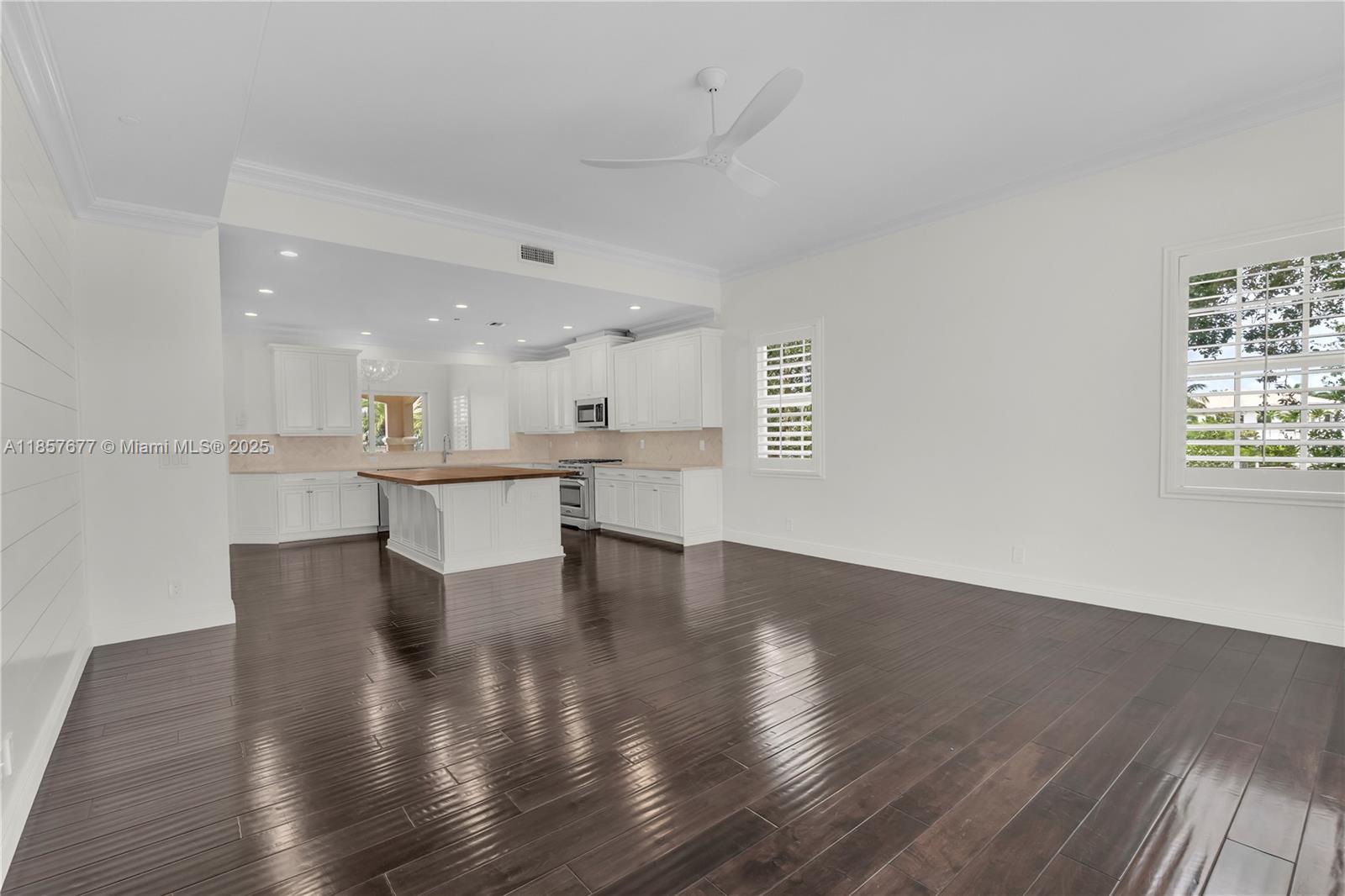 CARRIAGE HOMES AT FRENCHM - Residential