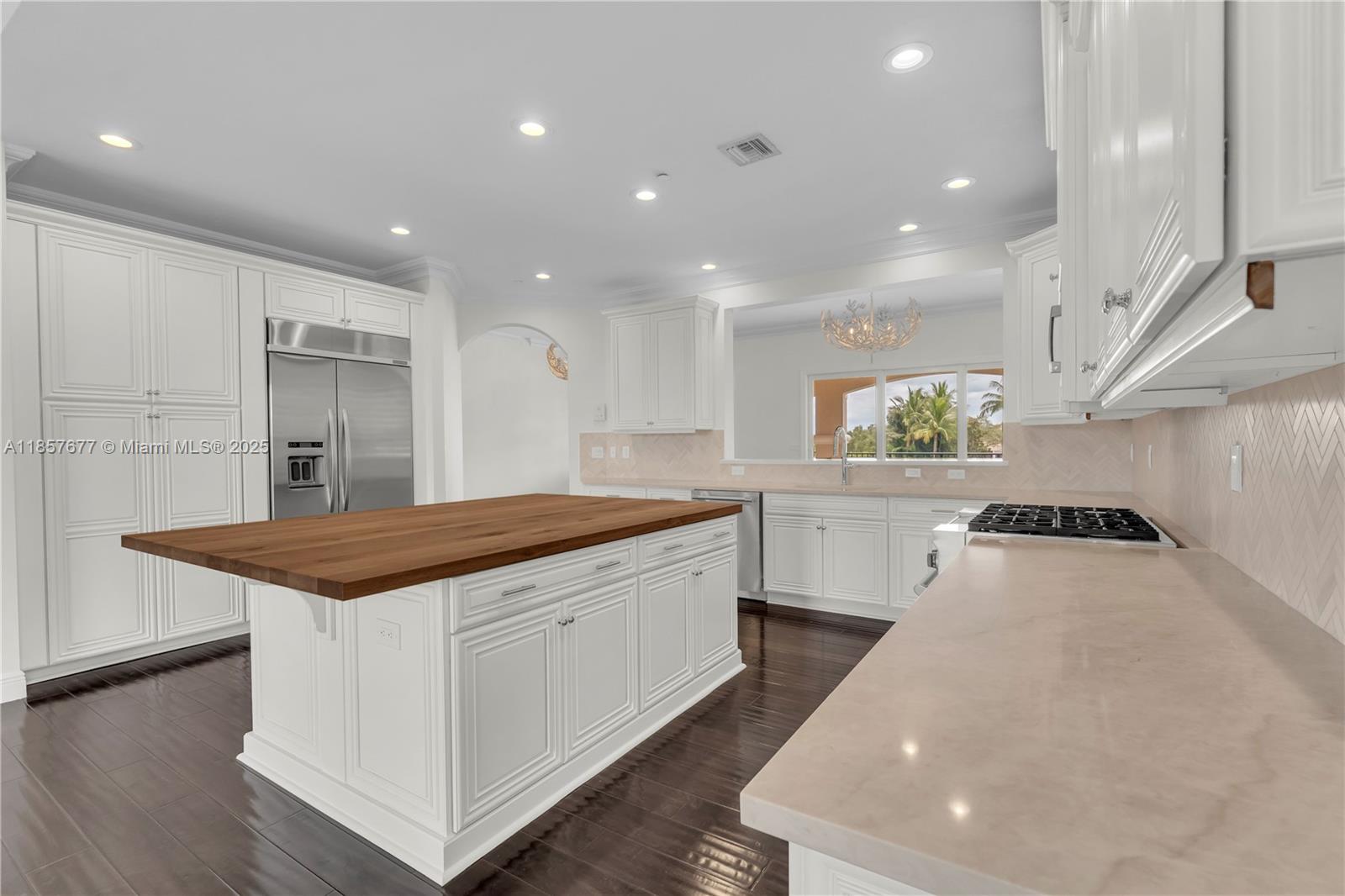 CARRIAGE HOMES AT FRENCHM - Residential