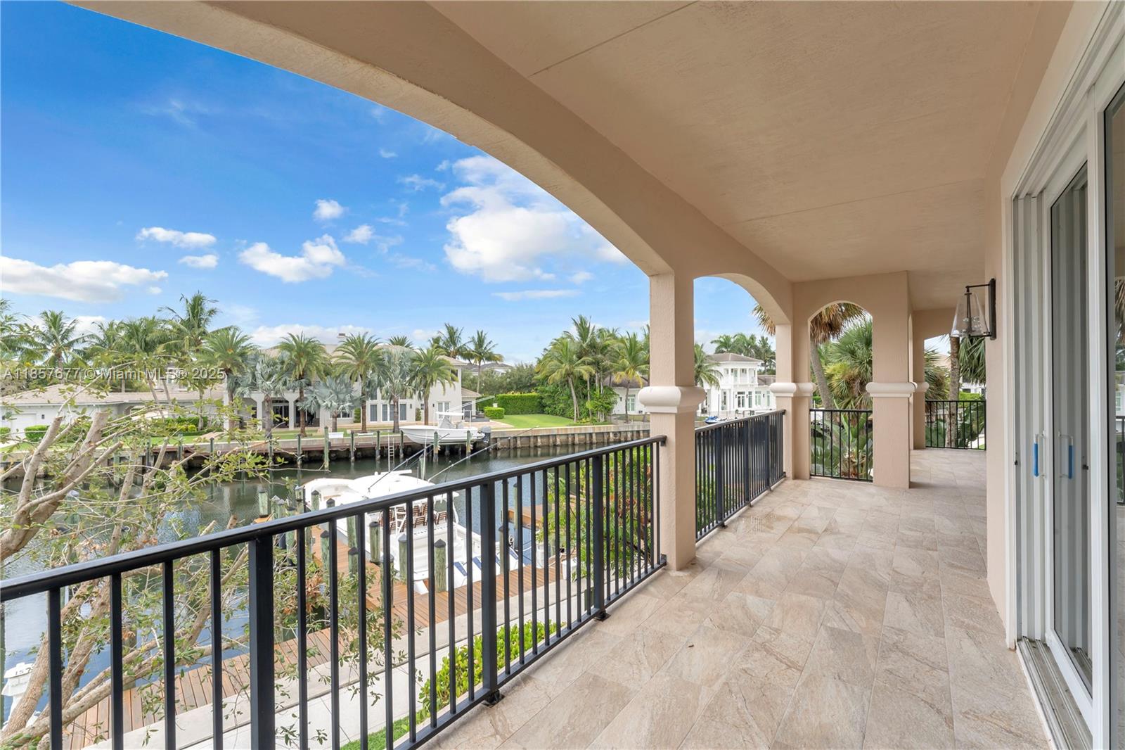 CARRIAGE HOMES AT FRENCHM - Residential