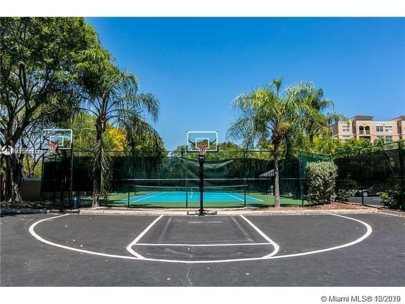 THE YACHT CLUB AT AVENTURA - Residential Lease