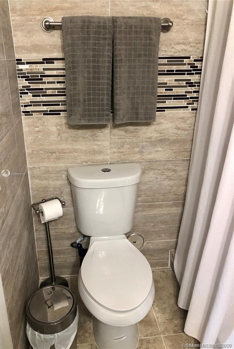 THE YACHT CLUB AT AVENTURA - Residential Lease