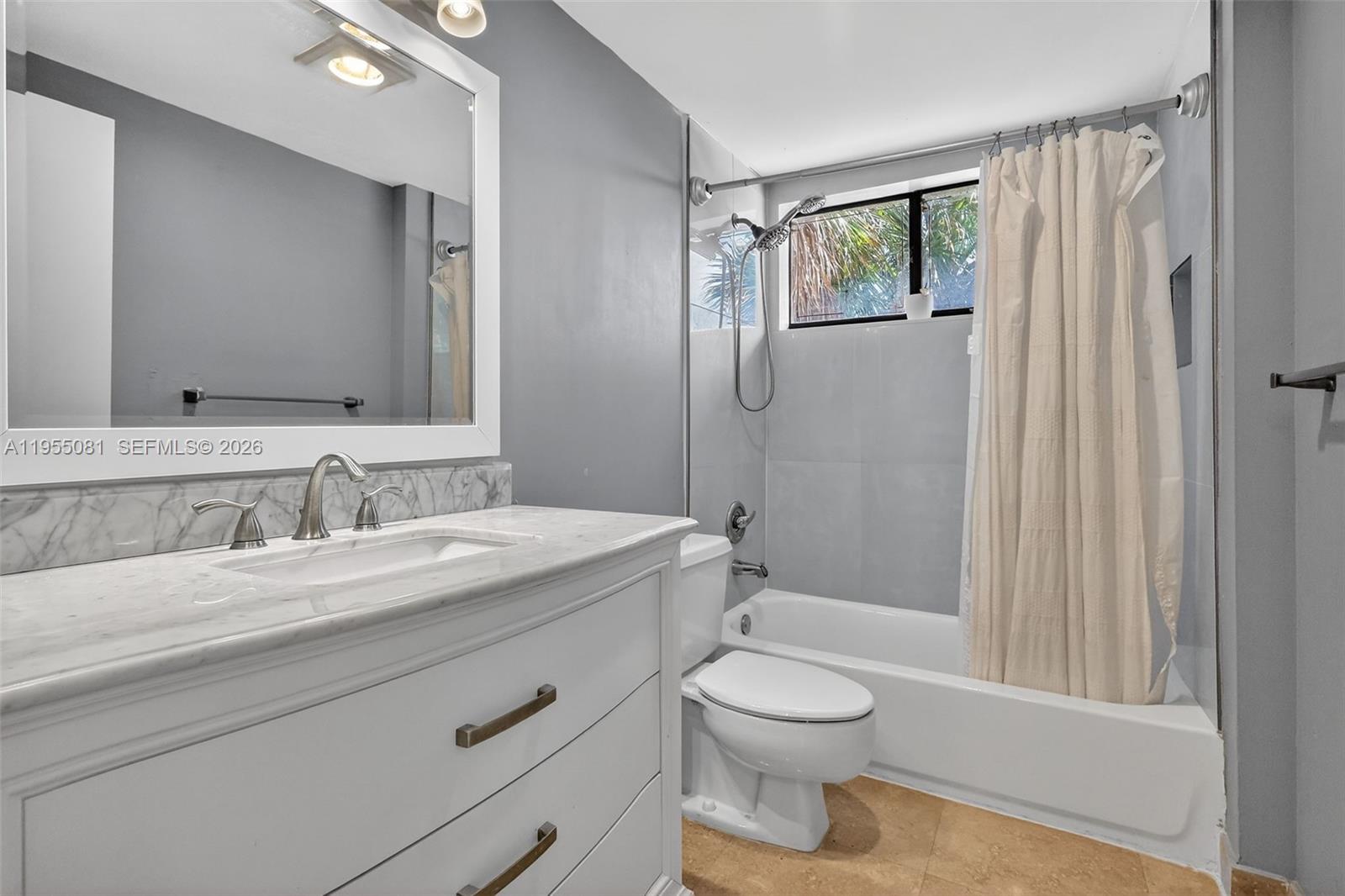 SUMMERTREE VILG CALIF CL - Residential