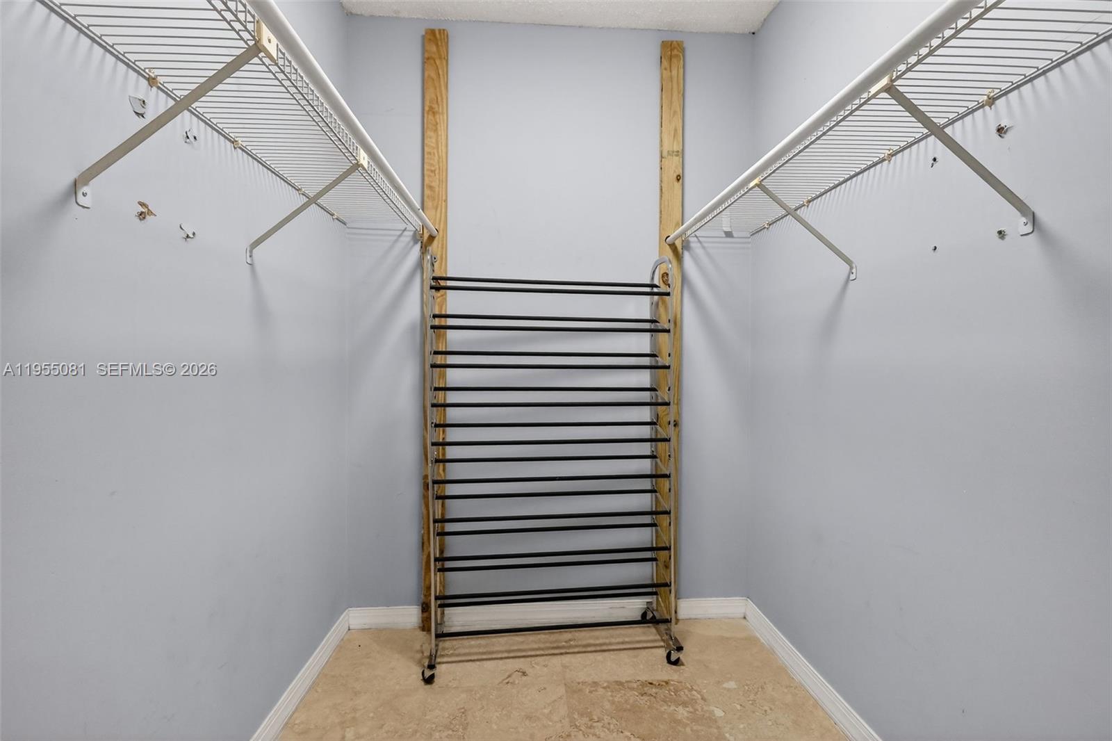 SUMMERTREE VILG CALIF CL - Residential