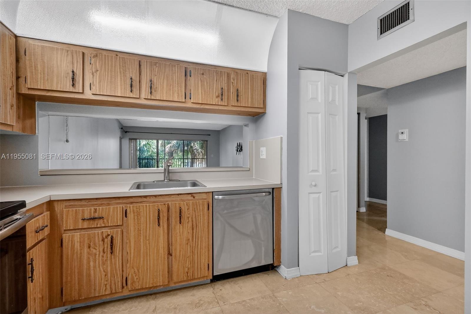 SUMMERTREE VILG CALIF CL - Residential