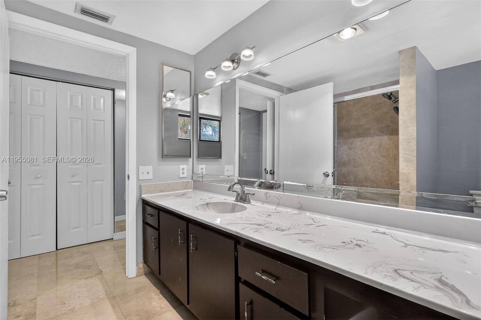 SUMMERTREE VILG CALIF CL - Residential