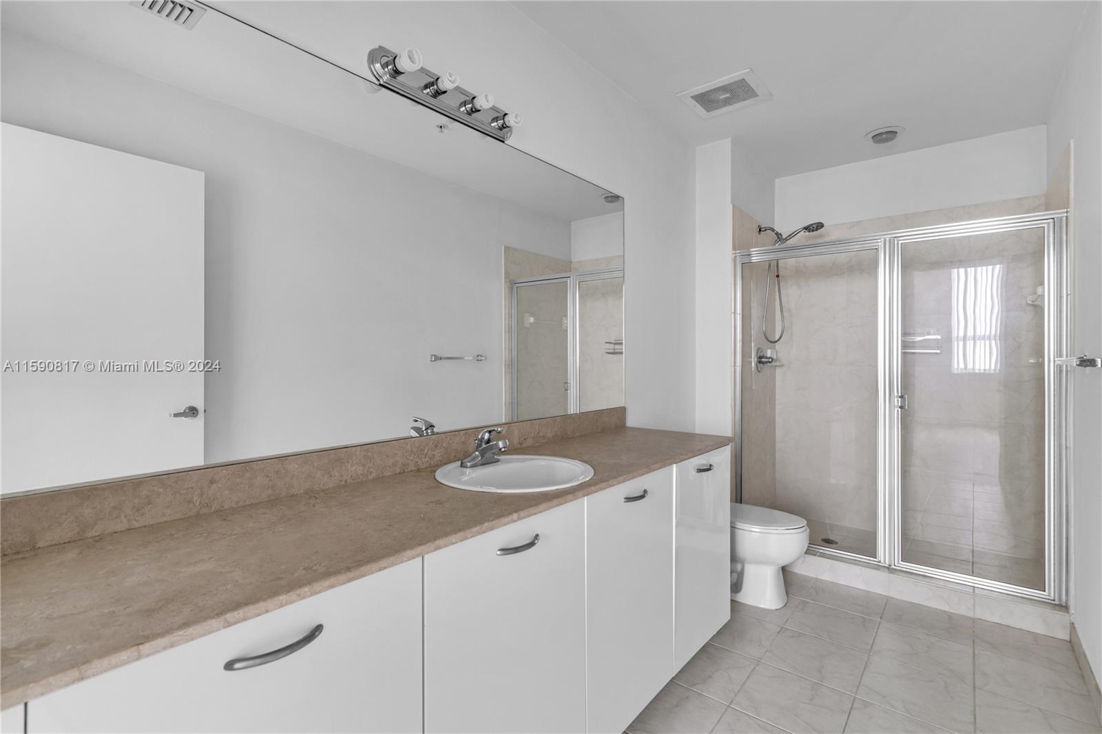 Photo 23 of 39 of 2275 Biscayne Blvd 909 condo