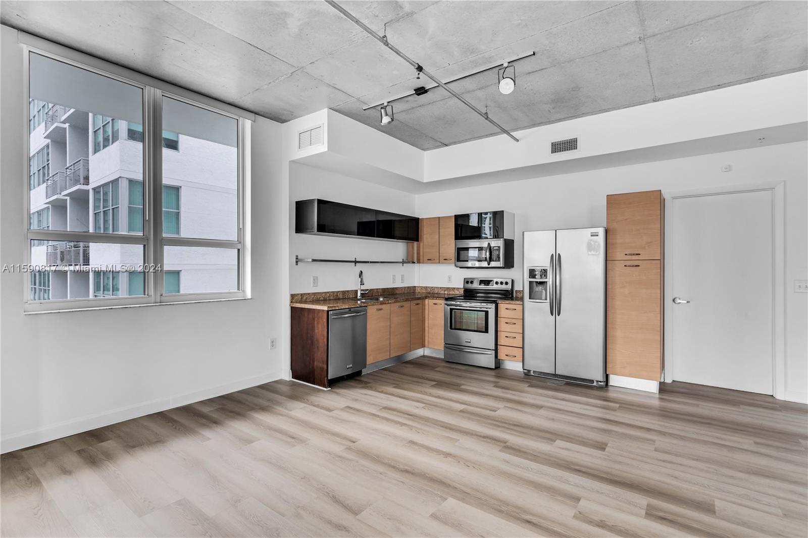 Photo 32 of 39 of 2275 Biscayne Blvd 909 condo