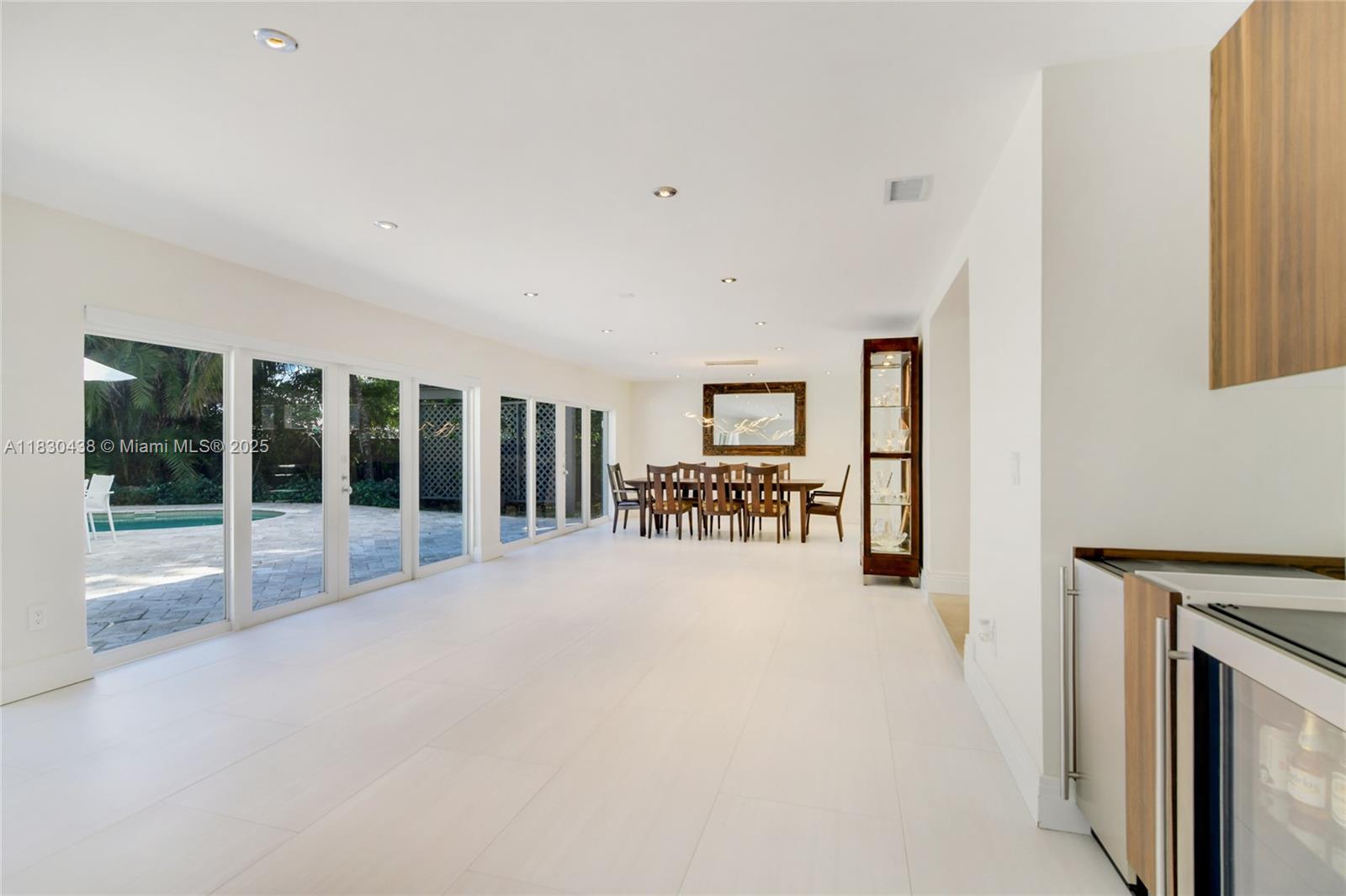 HIGHLAND LAKES SEC 8 - Residential Lease