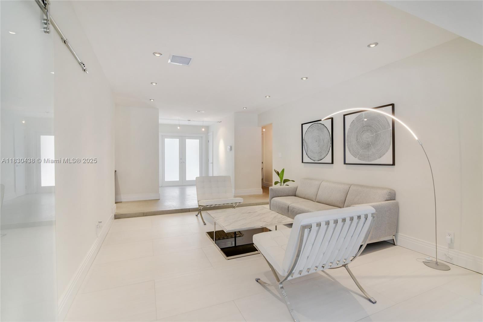 HIGHLAND LAKES SEC 8 - Residential Lease