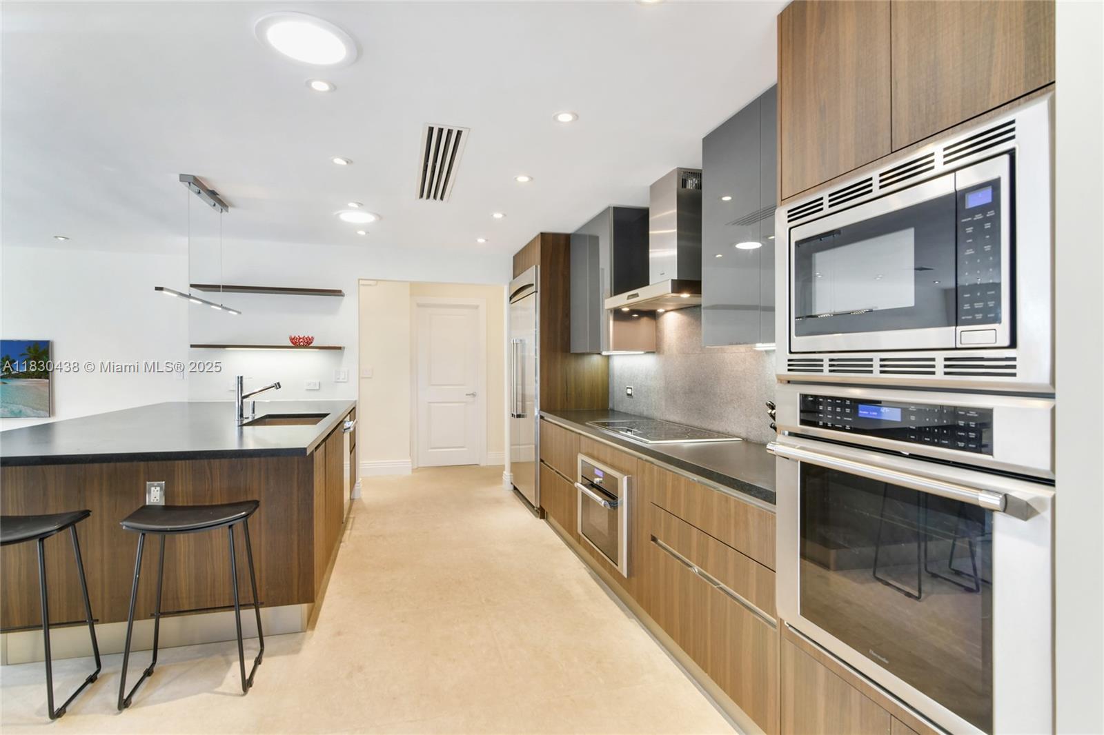 HIGHLAND LAKES SEC 8 - Residential Lease