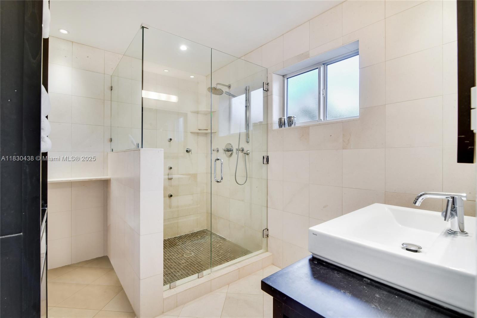 HIGHLAND LAKES SEC 8 - Residential Lease