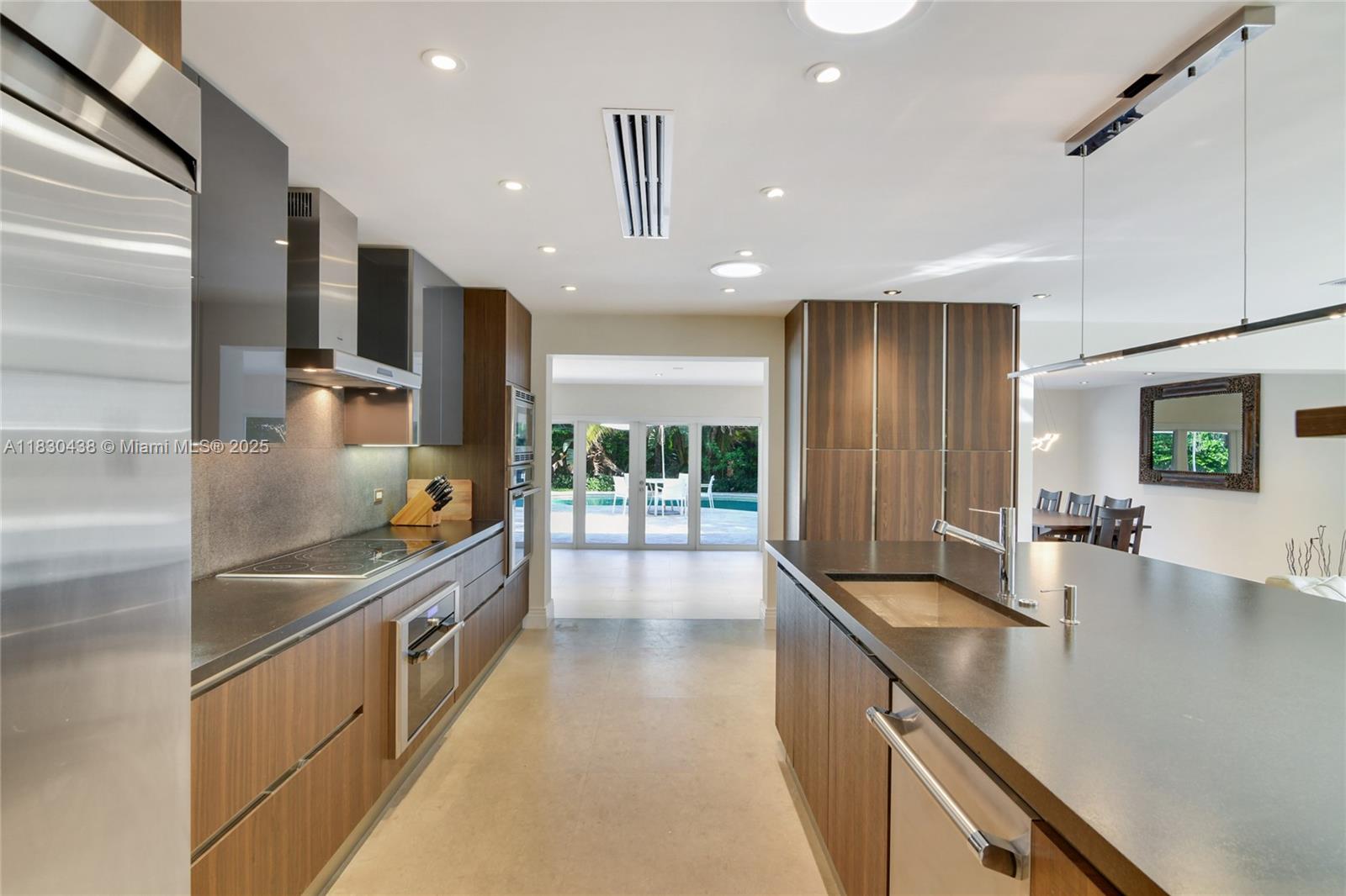 HIGHLAND LAKES SEC 8 - Residential Lease