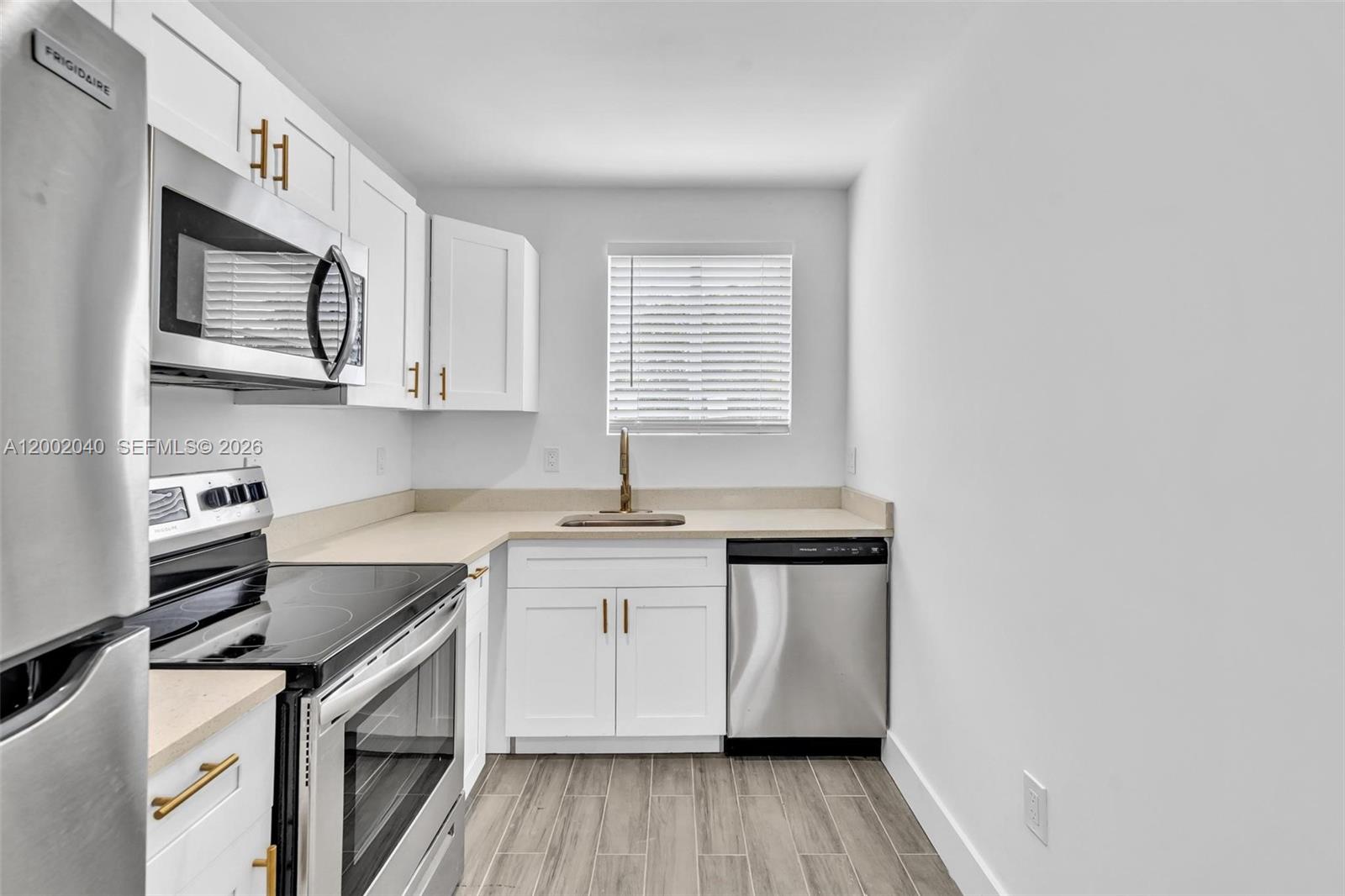 DEVONSHIRE PARK SUB - Residential Lease