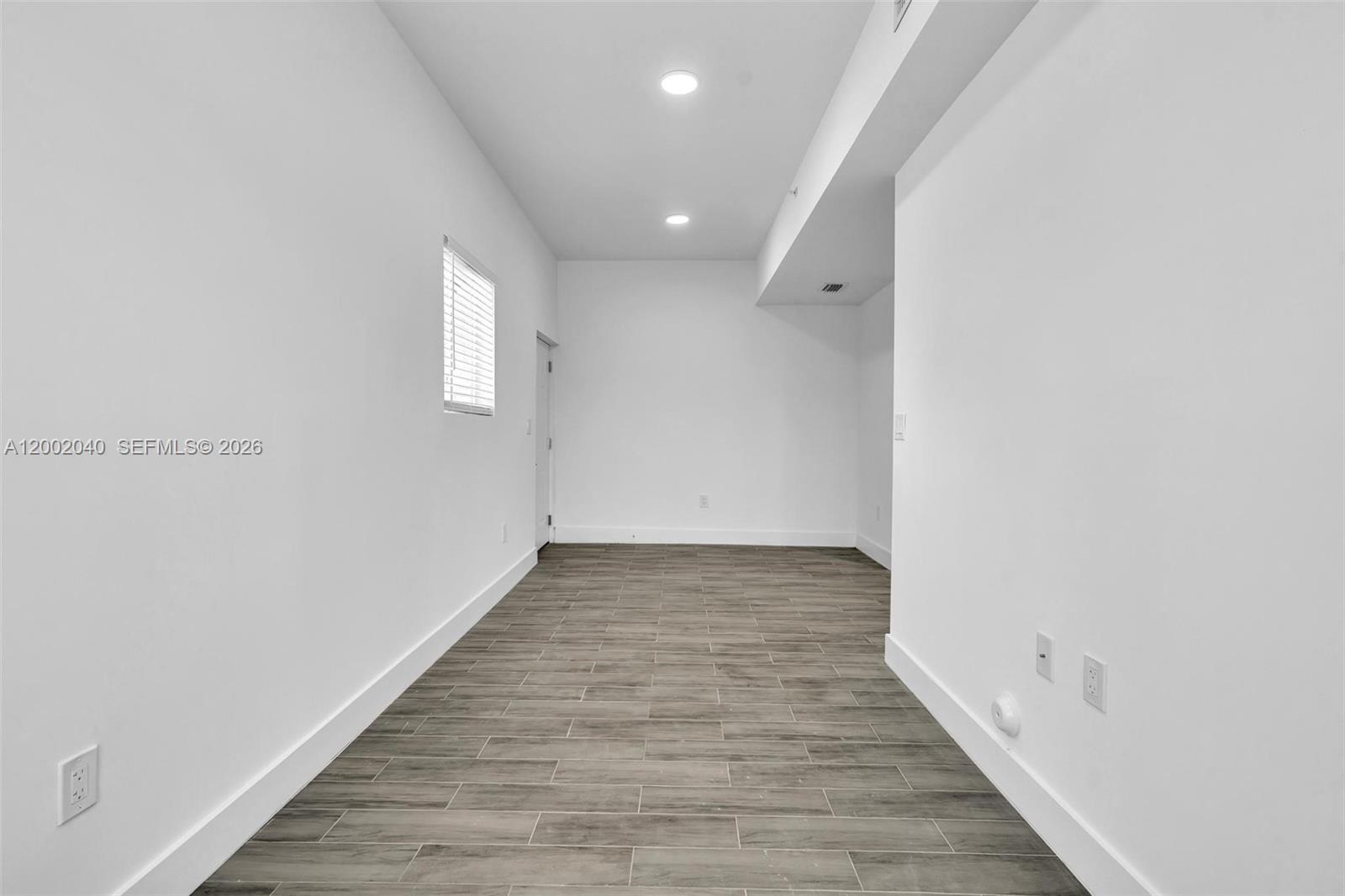 DEVONSHIRE PARK SUB - Residential Lease