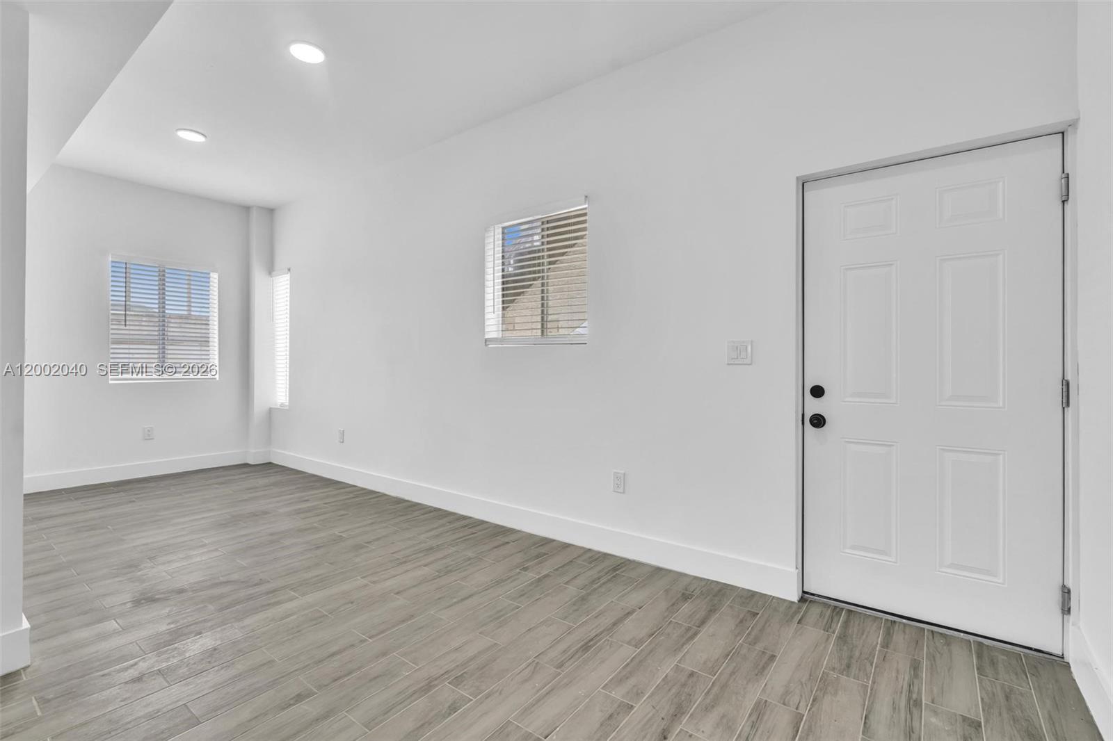 DEVONSHIRE PARK SUB - Residential Lease