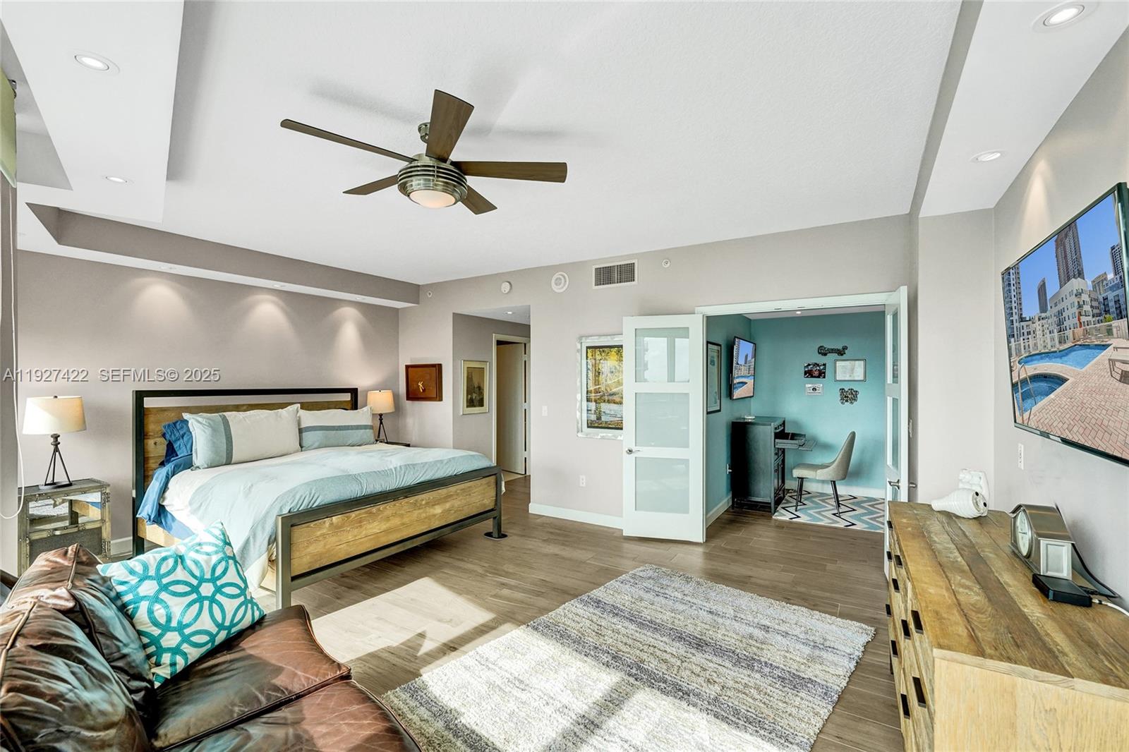 VENEZIA LAS OLAS CONDO - Residential